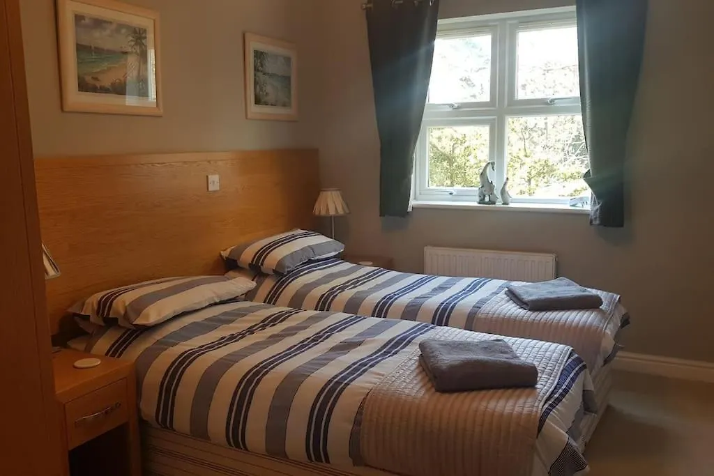 3 Bed Apartment Close To Bournemouth Beach